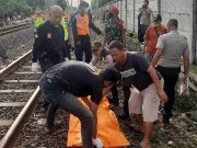 Wanita Lansia Tanpa Identitas Tewas Tertemper Kereta di Bekasi Wanita-Lansia-Tanpa-Identitas-Tewas-Tertemper-Kereta-di-Bekasi.jpg