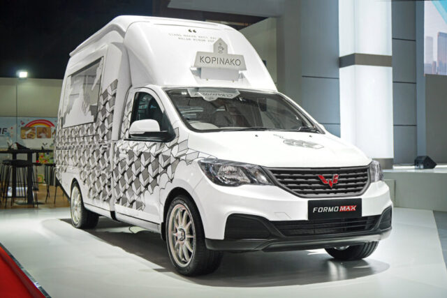 Wuling-kolaborasi-bersama-Kopi-Nako-Formo-Max-menjadi-Mobile-Cafe-di-IIMS-2023-scaled.jpg