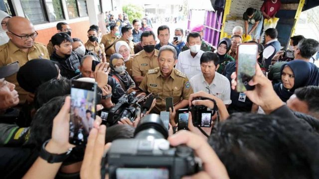 operasi-pasar-murah-beras-di-Kota-Bandung.jpeg
