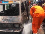Mobil Angkot di Bekasi Hangus Terbakar Gegara Korsleting Listrik Angkot-Terbakar.jpg