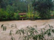 Jembatan Gantung Penghubung Ciamis-Kuningan Putus Diterjang Arus Sungai IMG_20230325_211628_jwb5g7Z797_cryaX4V35d.jpeg