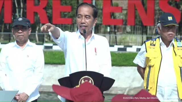 Jokowi-peresmian-Kolam-Retensi-Andir.jpeg