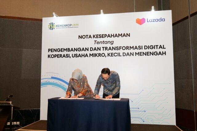 Lazada-MoU-Signing-2_800x533.jpg