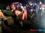 Longsor Susulan Tutup Separuh Jalan Raya Tasikmalaya-Garut, Pengendara Diimbau Hati-hati! Longsor-Susulan-Tutup-Separuh-Jalan-Raya-Tasikmalaya-Garut.jpg