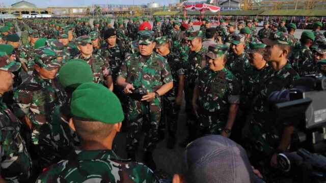 Pangdam-I-BB-Dampingi-Panglima-TNI-Berangkatkan-900-Prajurit-ke-Papua.jpeg