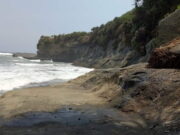 Pantai Karang Tepas Garut, Tebing Raksasa yang Mengagumkan Pantai-Karang-Tepas-Garut.jpg