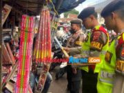 Pedagang Petasan di Tasikmalaya Bandel Jual Mercon Saat Ramadhan akan Ditindak Tegas Pedagang-Petasan-di-Tasikmalaya.jpg