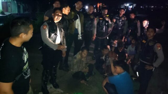 Pelaku-Tawuran-di-Kabupaten-Bekasi.jpg Pelaku-Tawuran-di-Kabupaten-Bekasi.jpg