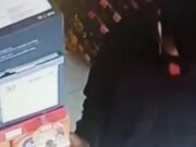 Seorang Pria Terekam CCTV Mengutil Susu Balita di Minimarket Bekasi Seorang-Pria-Terekam-CCTV-Mengutil-Susu-Balita-di-Minimarket-Bekasi.jpg