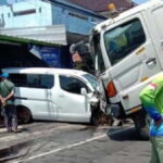 Tabrakan-Mobil-Nissan-Vs-Truk-Tronton-di-Cikoneng-Ciamis.jpg