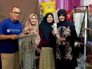 Wall Hanging Macrame dan Kain Shibori Produk Kota Banjar Mejeng di PRB UMKM.jpg