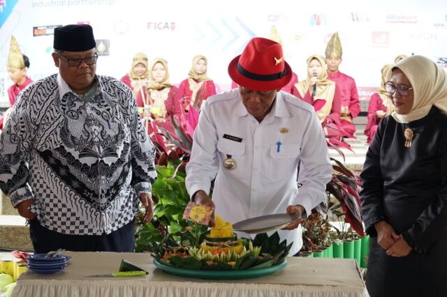 Hadiri HUT Ke-46 SMK PGRI Subang, Bupati: Gali Terus Potensi Diri