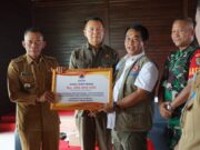 Bupati Subang Terima Bantuan Dana dan Excavator Amphibi Dari BNPB Tangani Banjir Bupati Subang Terima Bantuan Dana dan Excavator Amphibi Dari BNPB Tangani Banjir