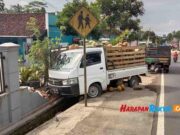 Akibat Mengantuk, Mobil Pengangkut Kelapa Tabrak Rumah Warga Ciamis mobil-pengangkut-kelapa.jpg