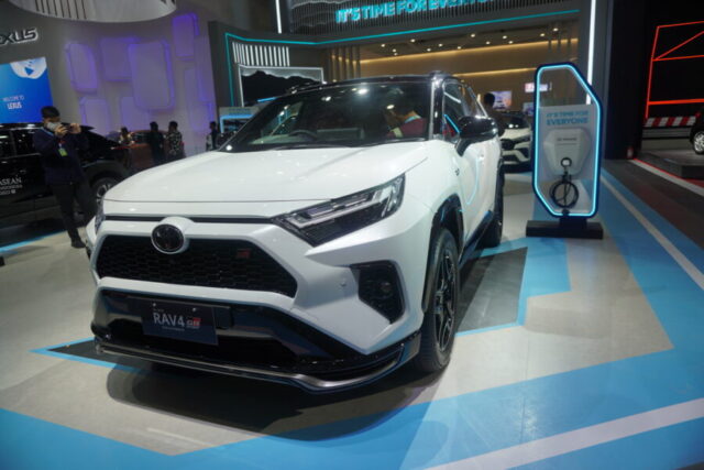 rav4-phev-scaled.jpg