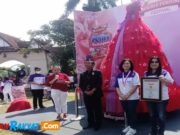 Dorong UMKM Fesyen di Bandung, Gaun Tertinggi Pecahkan Rekor MURI rekor-MURI-gaun.jpeg