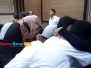 Dibina Polisi, Belasan Remaja yang Ugal-ugalan di Kota Banjar Menangis Pilu di Pelukan Orang Tua Belasan-Remaja-yang-Ugal-Ugalan-di-Kota-Banjar.jpg