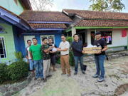 Berbagi Kebahagiaan, P2AC Bagikan Telur dan Takjil untuk Warga Ciamis Berbagi-Kebahagiaan-P2AC-Bagikan-Telur-dan-Takjil-untuk-Warga-Ciamis.jpeg