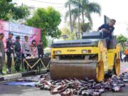 Ratusan Botol Minuman Keras Hasil Operasi Pekat di Kota Banjar Dimusnahkan Botol-Miras.jpg