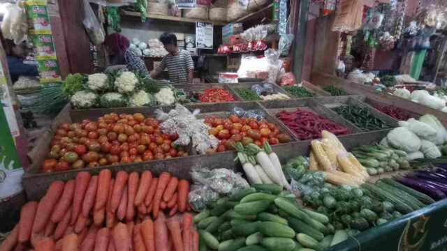 DKUKMP-Ciamis-Pastikan-Stok-Kebutuhan-Bahan-Pokok-Jelang-Lebaran-Aman.jpg