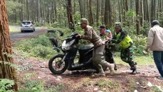 Jangan-Matikan-Mesin-Motor-di-Jalan-Menurun-Gunung-Galunggung.jpg