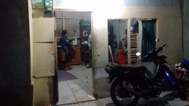 Petir-Sambar-Rumah-di-Garut-Saat-Penghuninya-Sedang-Berbuka-Puasa.jpg