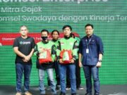 250 Pengemudi Transportasi Online Gojek Terima Paket Sembako dari Telkomsel Screenshot_2023-04-18-21-25-26-271_com.simplemobilephotoresizer_copy_800x471.jpg