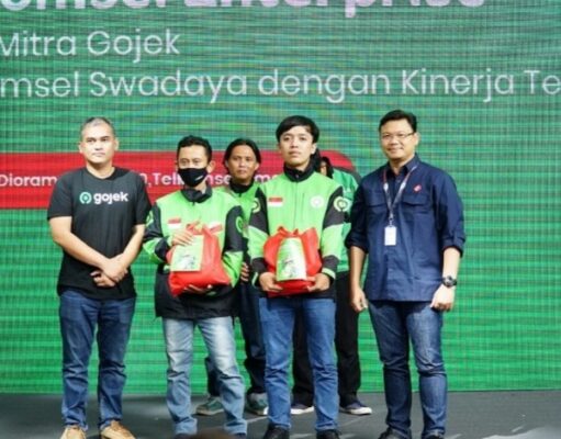250 Pengemudi Transportasi Online Gojek Terima Paket Sembako dari Telkomsel Screenshot_2023-04-18-21-25-26-271_com.simplemobilephotoresizer_copy_800x471.jpg