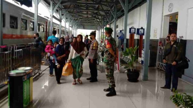 Stasiun-Banjar-H-4-Lebaran.jpg