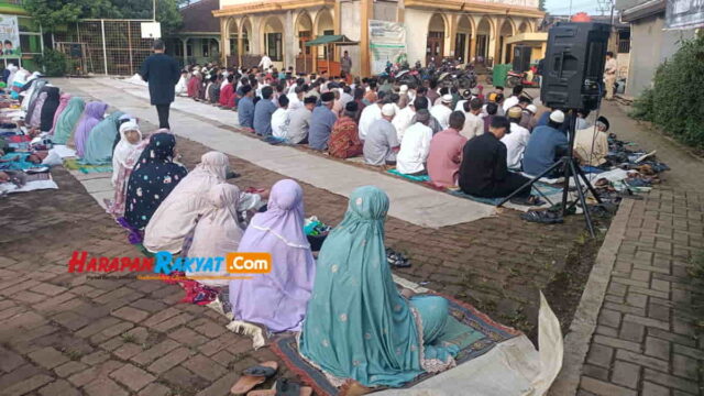 Umat-Islam-di-Garut-Sholat-Ied-Hari-Ini.jpg