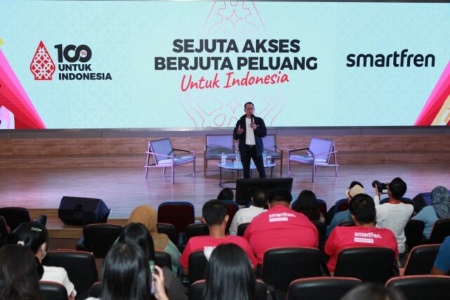 Andrijanto-Muljono-Chief-Commercial-Officer-Smartfren-dalam-peluncuran-gerakan-100-untuk-Indonesia_800x534.jpg