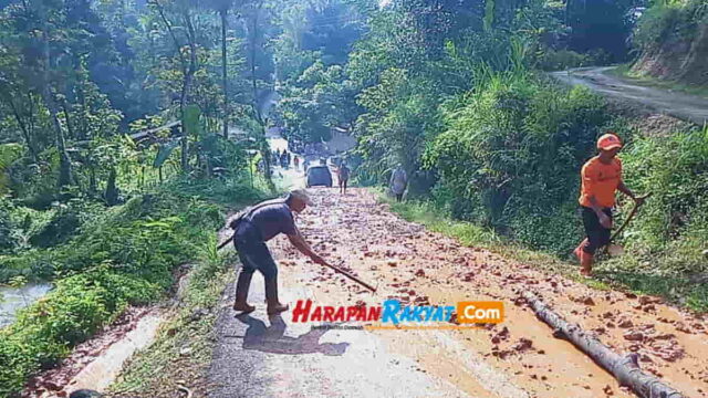 Banjir-Lumpur-di-Jalan-Raya-Cibatu-Ciwilis-Pangandaran-1.jpg