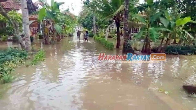 Imbas-Sungai-Citanduy-Meluap-Puluhan-Rumah-di-Sidarahayu-Ciamis-Mulai-Terendam-Banjir.jpg