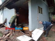 Korban Pergerakan Tanah di Saguling Ciamis: Rumah Ditinggalkan, Mengungsi Hanya Bawa Baju Korban-pergerakan-tanah-di-Saguling-Ciamis.jpg