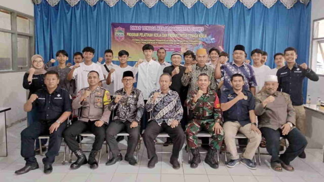 Pelatihan-Kejuruan-Las-Disnaker-Ciamis-Sasar-20-Angkatan-Kerja-di-Desa-Hujungtiwu.jpeg