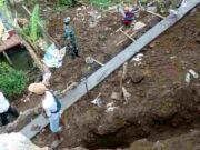 Antisipasi Longsor Susulan di Janggala, Ini yang Dilakukan Lurah Ciamis Perbaikan-TPT.jpg