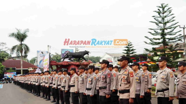 Polres-Tasikmalaya-Kukuhkan-605-Polisi-RW.jpg