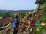Tebing Longsor di Tasikmalaya Timpa Rumah Warga, 3 Terancam Tebing-longsor.jpg