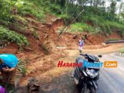Tebing Longsor di Ciamis Tutup Jalan Raya Tebing-longsor-2.jpg