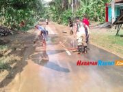 Tertutup Lumpur Pasca Banjir, Damkar Banjarsari Ciamis Bersihkan Jalan Tertutup-Lumpur.jpg