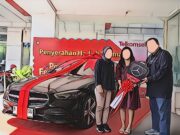 Telkomsel Serahkan Hadiah Utama Poin Festival 2022 kepada Pemenang Yenni Y. Sikopong WhatsApp-Image-2023-05-18-at-16.33.36-1.jpeg