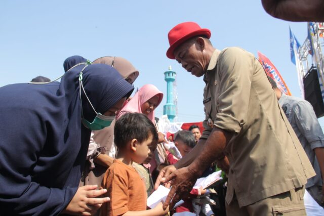 Hadiri Khitanan Massal di Kecamatan Sagalaherang, Bupati Harap Bisa Ringankan Masyarakat yang Membutuhkan