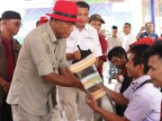 Serahkan Bantuan PKH Kecamatan Serangpanjang, Bupati Subang Inginkan Masyarakat Terus Sejahtera Serahkan Bantuan PKH Kecamatan Serangpanjang, Bupati Subang Inginkan Masyarakat Terus Sejahtera