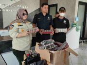 Ratusan Bungkus Rokok Ilegal Diamankan Satpol PP Kota Tasikmalaya 1687438217157.jpg