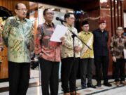 Mahfud MD: Ada Dugaan Kuat Tindak Pidana di Pesantren Al Zaytun Indramayu Dugaan-Kuat-Tindak-Pidana-di-Pesantren-Al-Zaytun-Indramayu.jpg