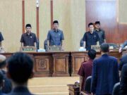 Rapat Paripurna DPRD Ciamis Diwarnai Aksi Walkout Fraksi Gerindra IMG_20230605_223330_1G13Rpws9t_AtgPiI2Q2Y.jpeg