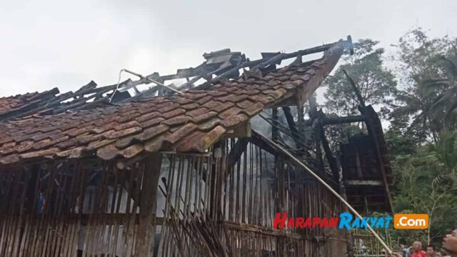 Kandang-Milik-Warga-di-Bangbayang-Ciamis-Terbakar-250-Anak-Ayam-Hangus.jpg