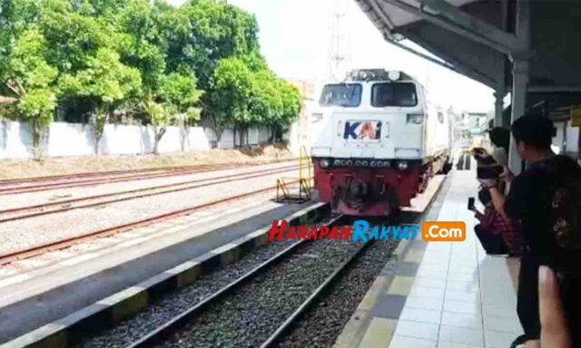 Kereta-Api-Eksekutif.jpg