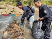 Resah Banyak Sampah di Tasikmalaya, Mahasiswa Turun ke Sungai Mahasiswa-Resah-Banyak-Sampah-di-Tasikmalaya.jpg