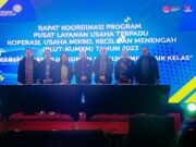 Erajaya Group dan Kemenkop UKM Menandatangani MoU untuk Pemberdayaan UMKM Penandatanganan-MoU-antara-KemenkopUKM-dan-pihak-swasta-serta-BUMN-315.-PT-Erajaya-Swasembada-Tbk-diwakili-oleh-Hasan-Aula-selaku-Wakil-Direktur-Utama-paling-kiri_800x486.jpg